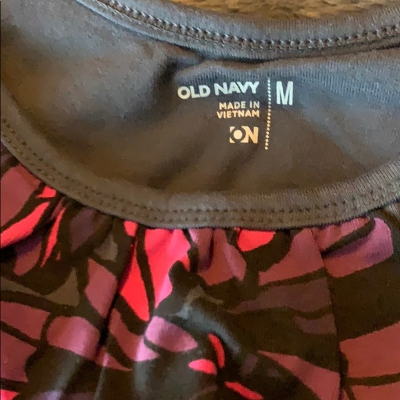 🏃🏻‍♀️New! Old Navy Active Tank & Pre-Owned Pant - Picture 4 of 5